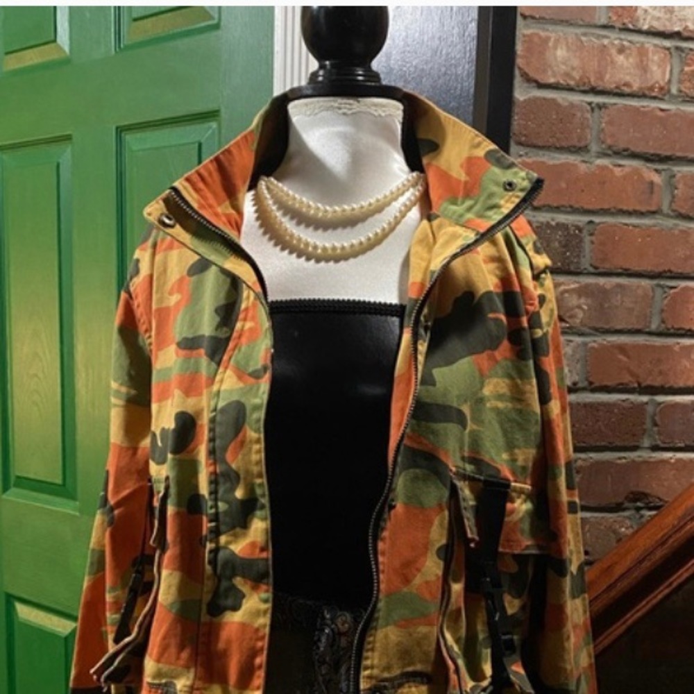 New w/ Tags Fatigue Pop Collar Crop